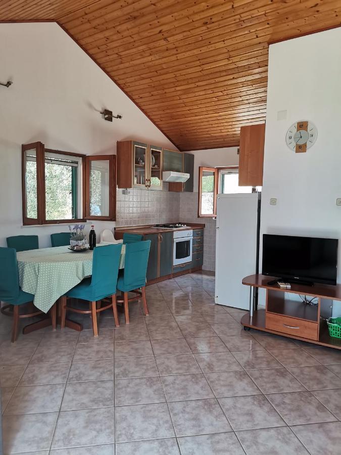 Holiday Home Vineyard House Бол Экстерьер фото
