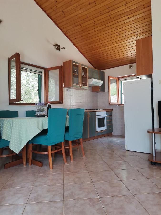 Holiday Home Vineyard House Бол Экстерьер фото